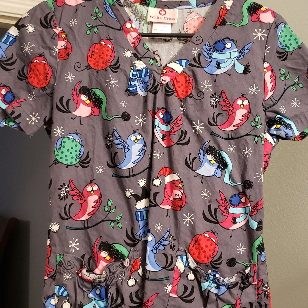 Xs scrub top